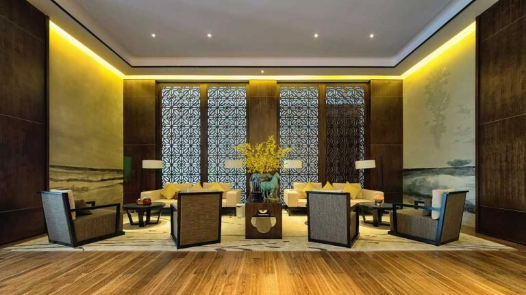 Dining room stainless steel screen partition