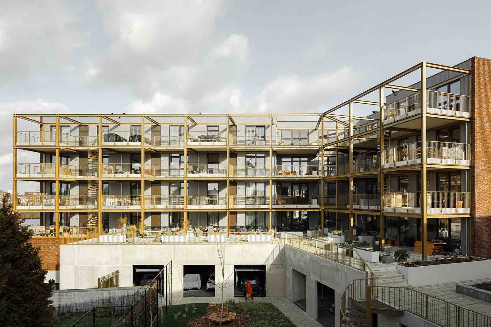 Read more about the article The Dordrecht WANTIJHOF Apartment Building -Netherlands