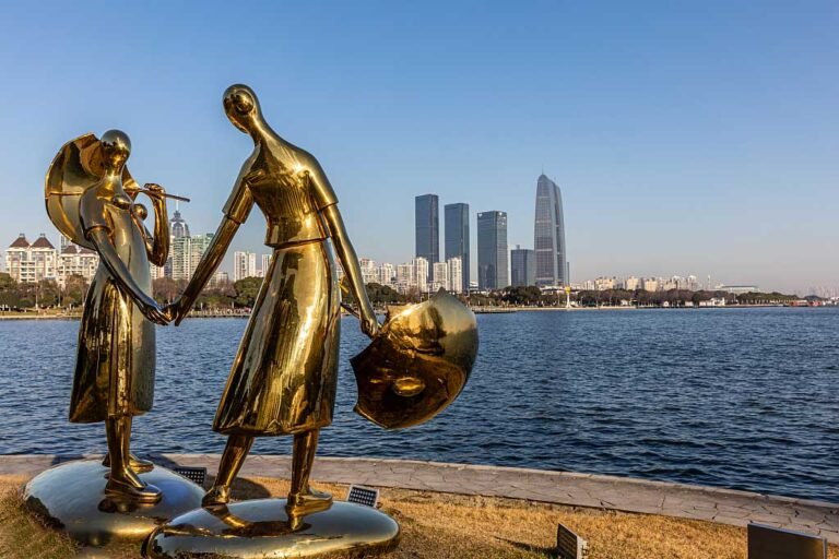 Metal sculpture design