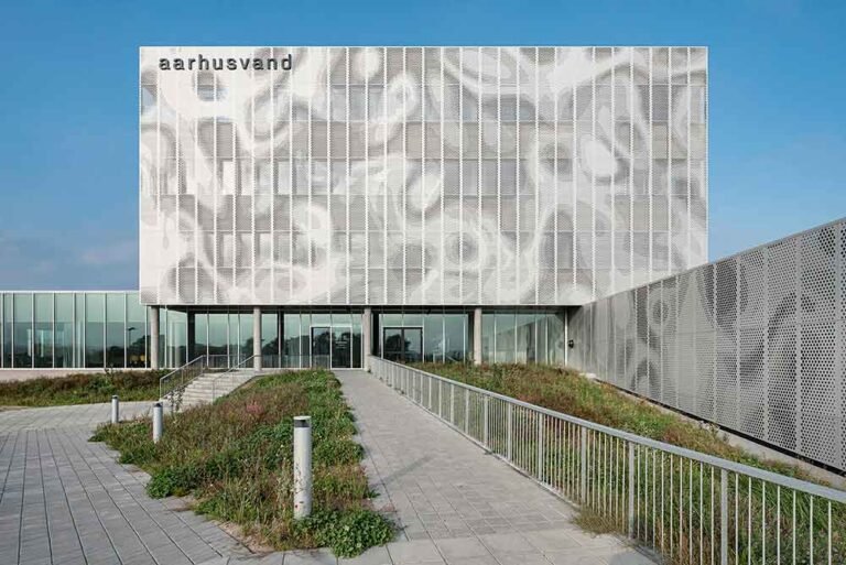 Platform-Made-of-Perforated-Metal-Plates-9