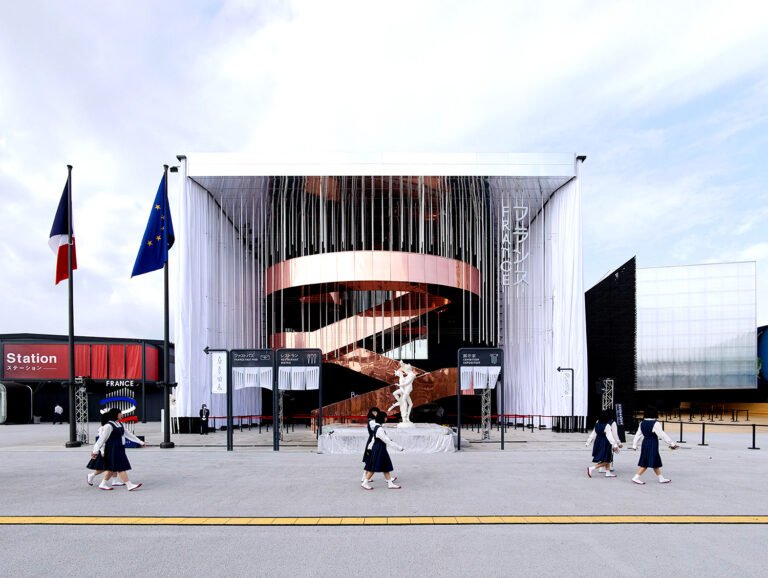 Stainless Steel in Art (1)