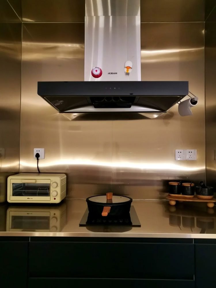 Stainless-Steel-color-Kitchen-Panels